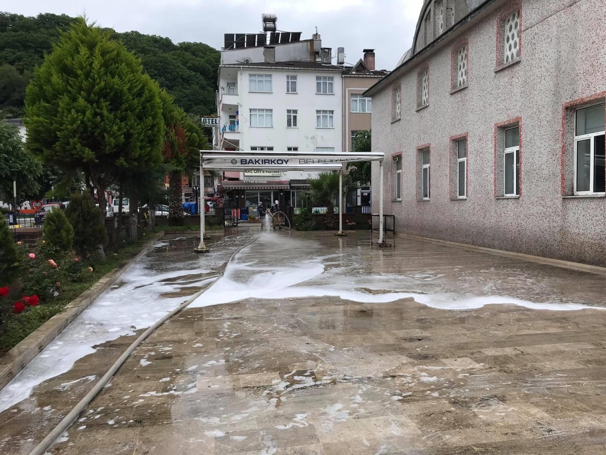 Cuma Namazını Terkediş…